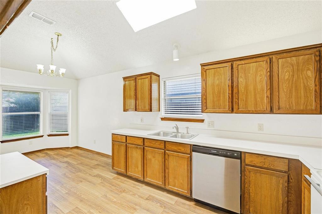 810 Castleview Drive Property Photo 13