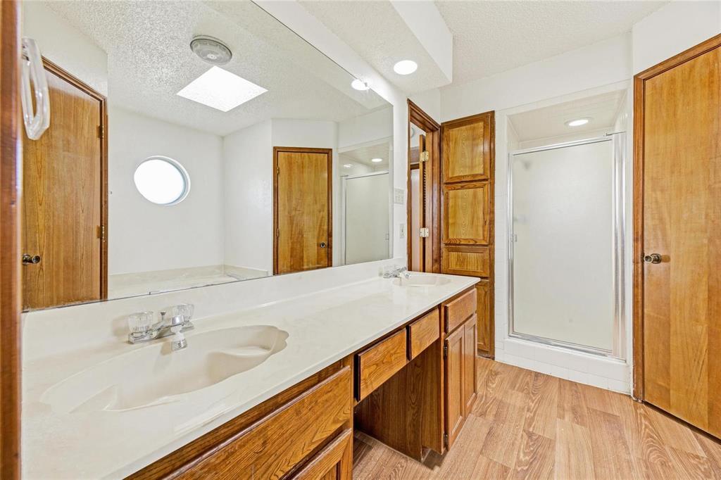 810 Castleview Drive Property Photo 17