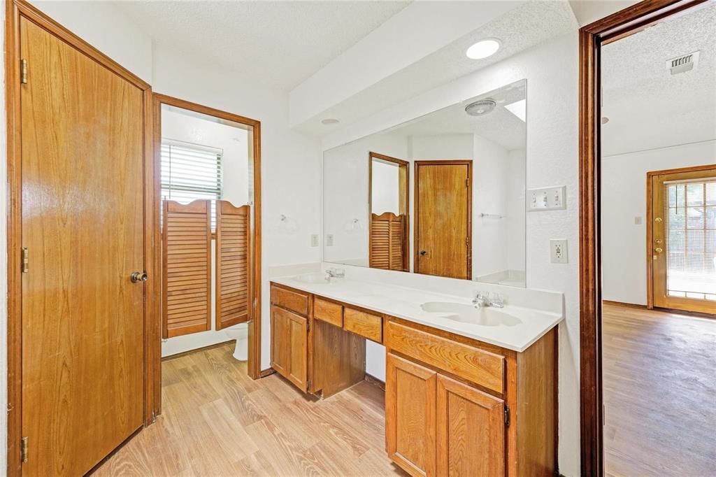 810 Castleview Drive Property Photo 18