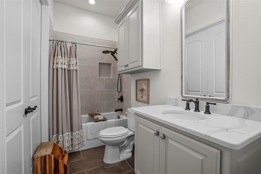 428 Royal Santana Run Property Photo 15
