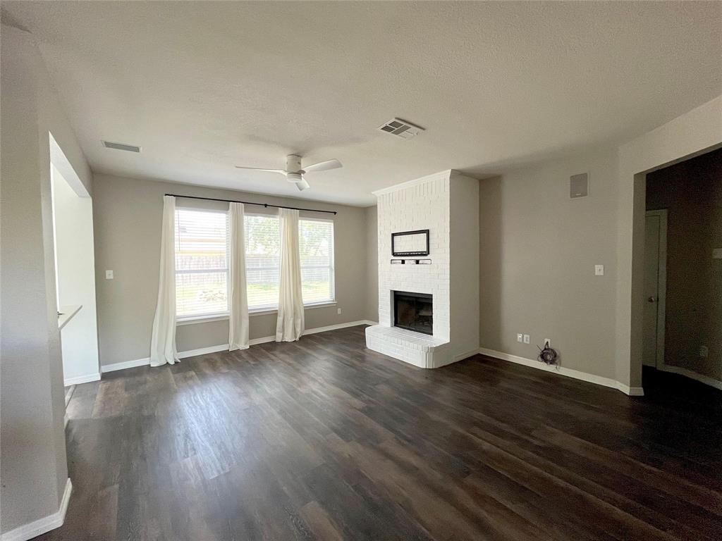 741 Willow Crest Drive Property Photo 6