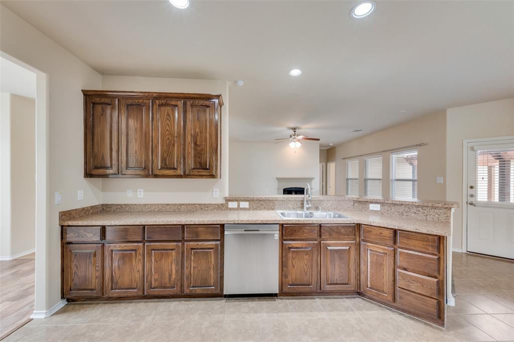 1077 Hampton Bay Drive Property Photo 8