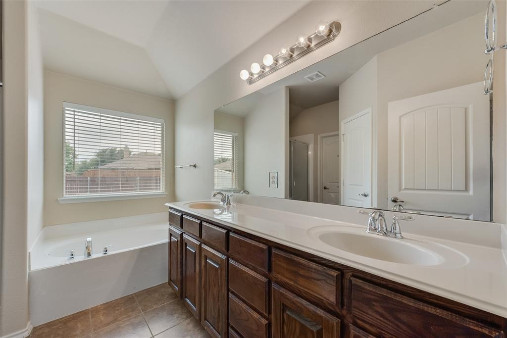 1077 Hampton Bay Drive Property Photo 16