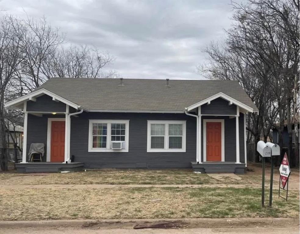 1209 Chestnut