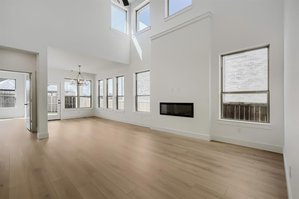 826 Stone Grove Road Property Photo 2