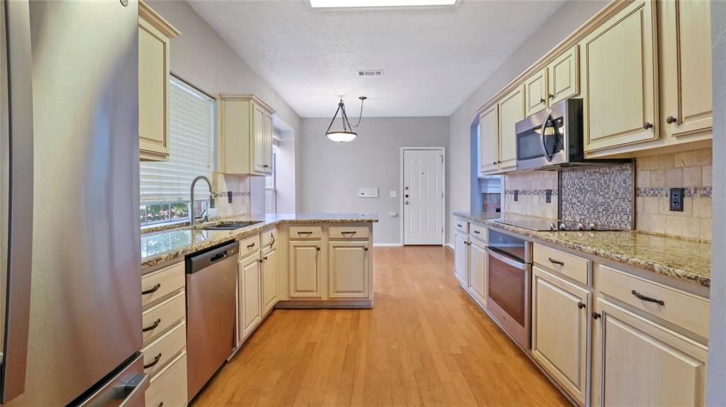 9512 Preston Vineyard Drive Property Photo 7