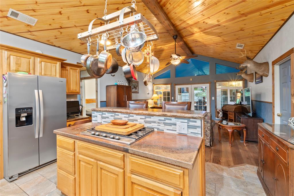 250 Whispering Oaks Trail Property Photo 5
