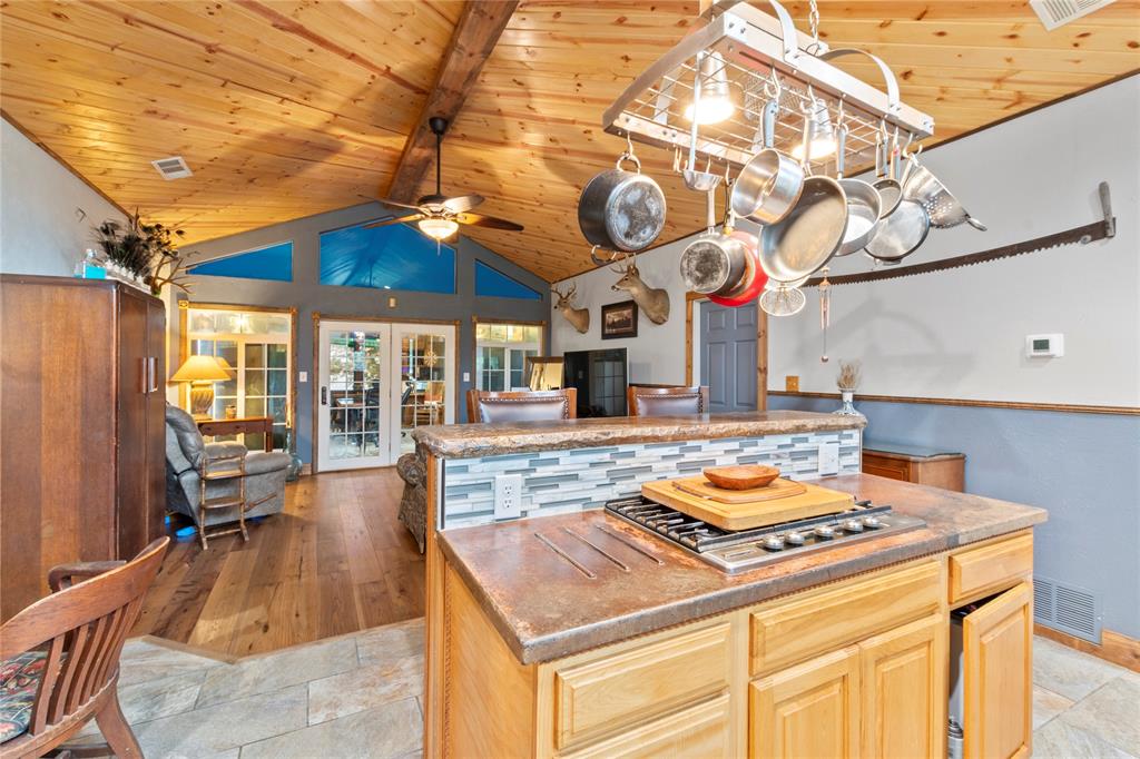 250 Whispering Oaks Trail Property Photo 6