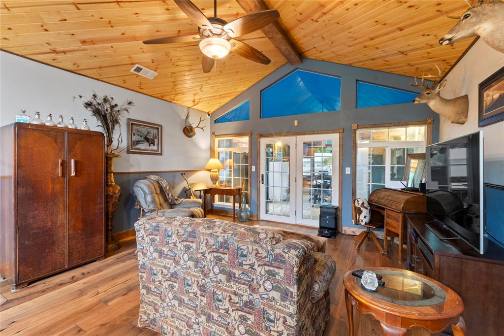250 Whispering Oaks Trail Property Photo 7