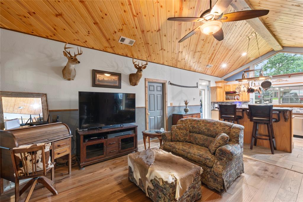 250 Whispering Oaks Trail Property Photo 8
