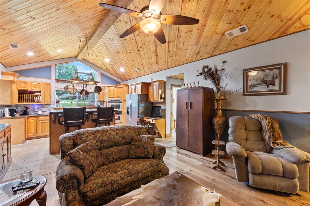 250 Whispering Oaks Trail Property Photo 9