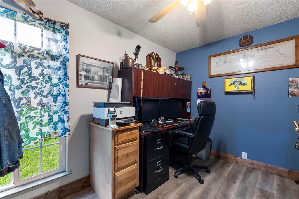 250 Whispering Oaks Trail Property Photo 16