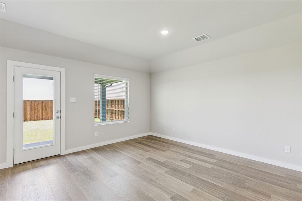 1504 Wild Plum Way Property Photo 9