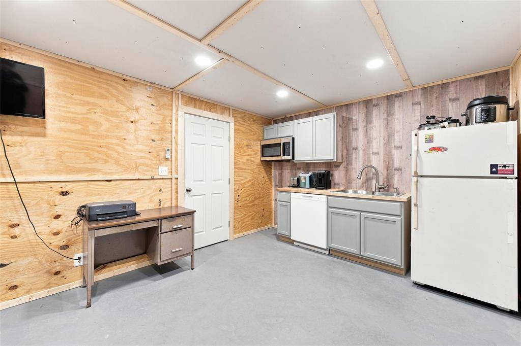 211 Cr 172 Property Photo 4