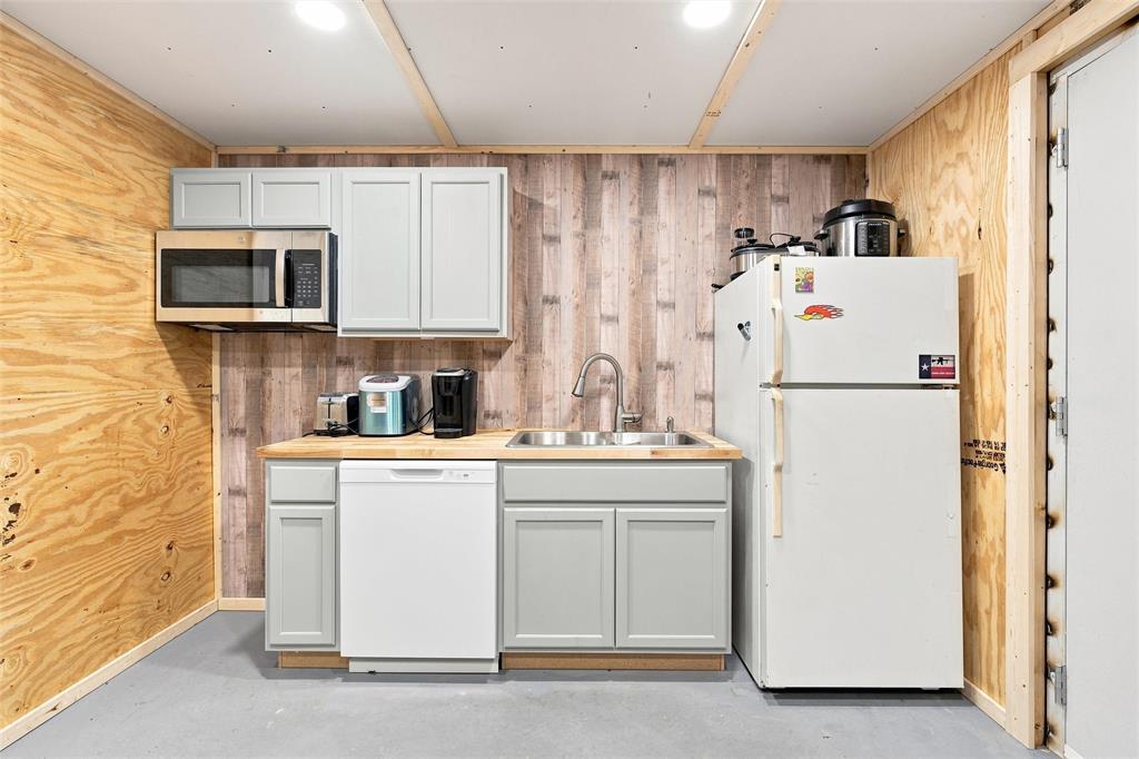 211 Cr 172 Property Photo 5