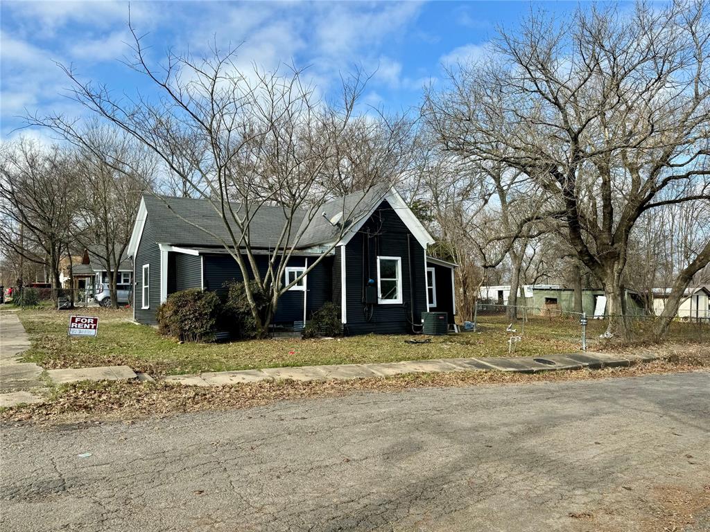 400 S 4th Street Property Photo 1