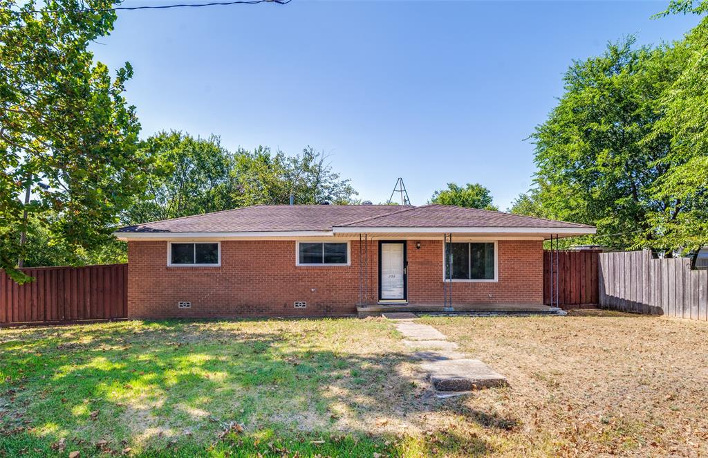 203 W College Street Property Photo 1