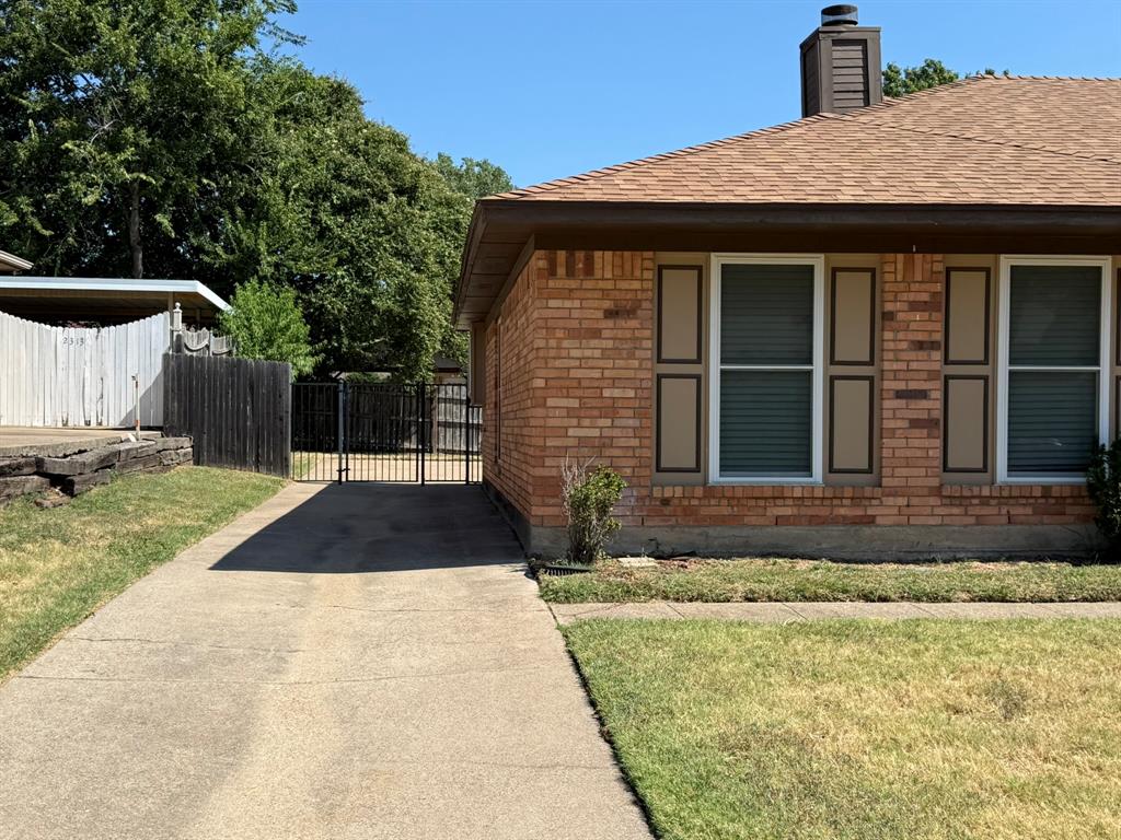 2317 Aquaduct Drive Property Photo 3