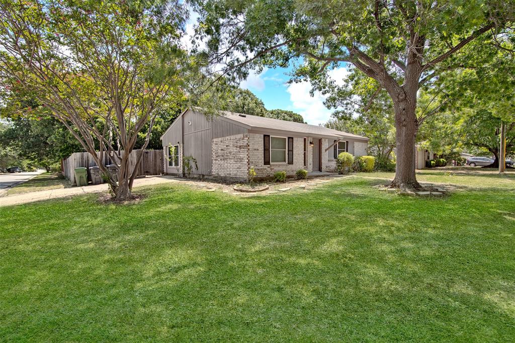 5001 Darrow Lane Property Photo 2