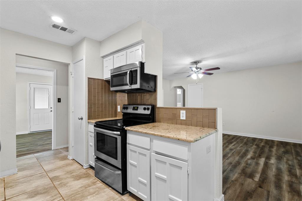 5001 Darrow Lane Property Photo 12