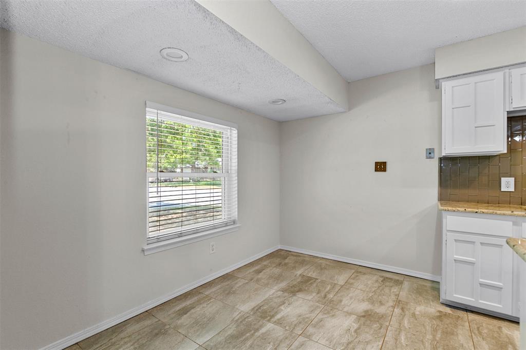 5001 Darrow Lane Property Photo 13