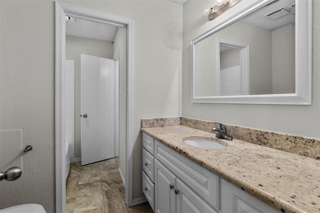 5001 Darrow Lane Property Photo 14