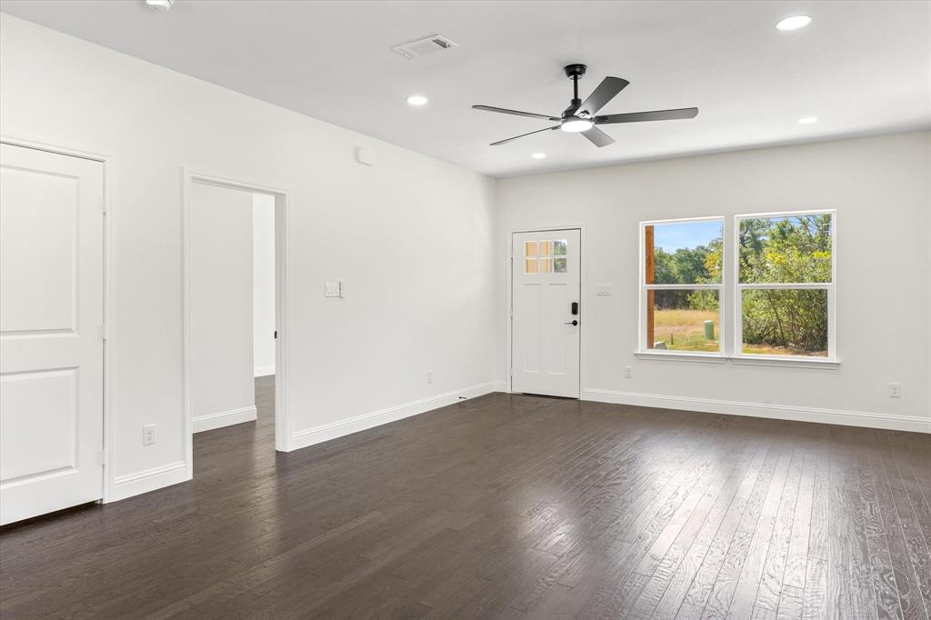 5660 Lone Star Circle Property Photo 6
