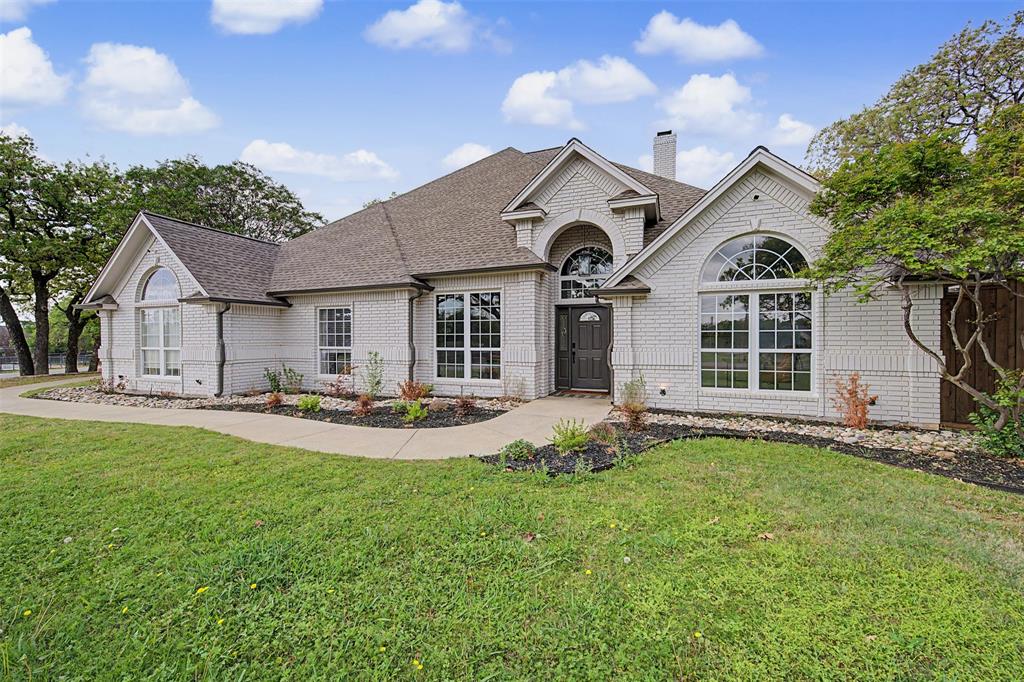 1029 Oakridge Court Property Photo 1