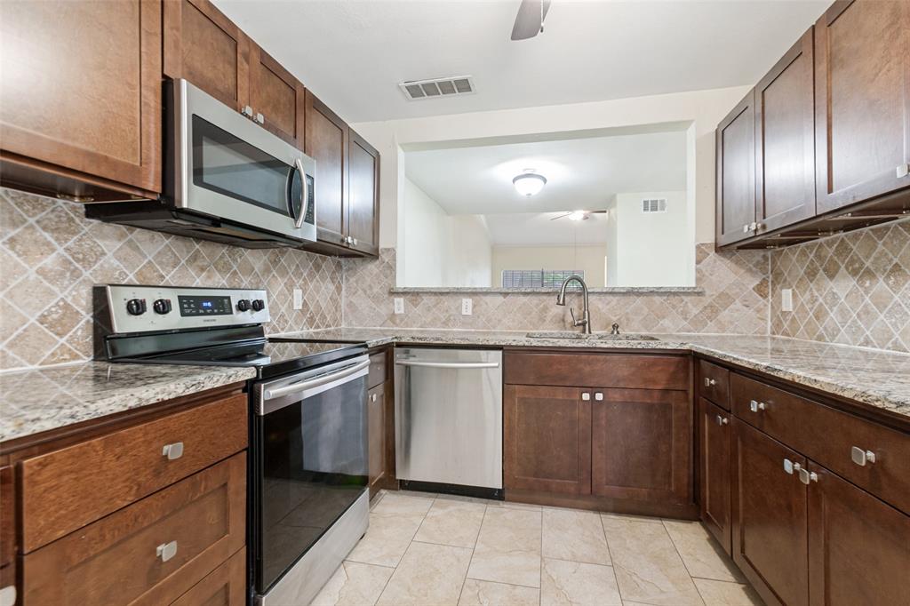 13719 Flagstone Lane Property Photo 9
