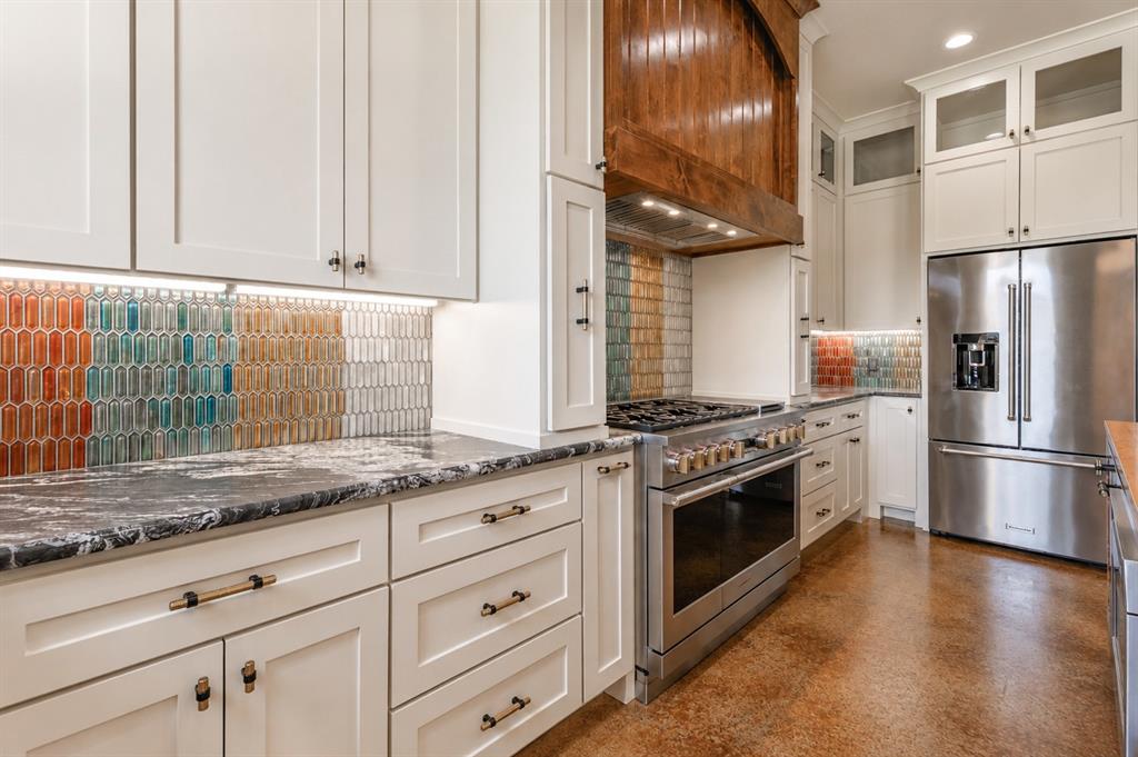12265 Madison Crossing Property Photo 11