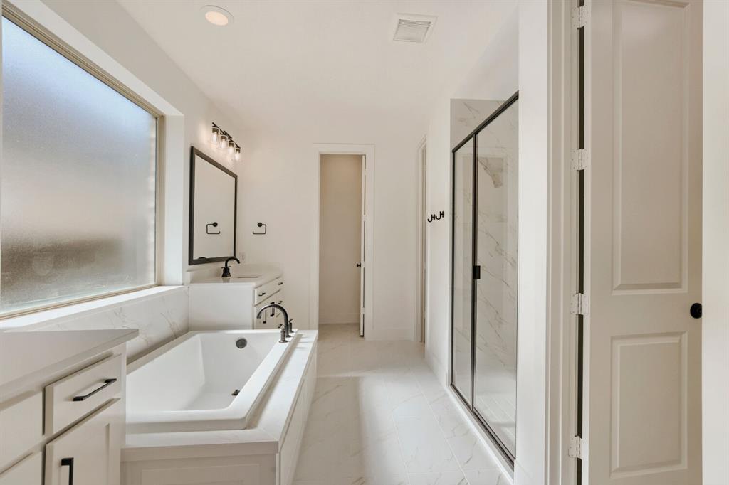 4308 Double Diamond Drive Property Photo 15