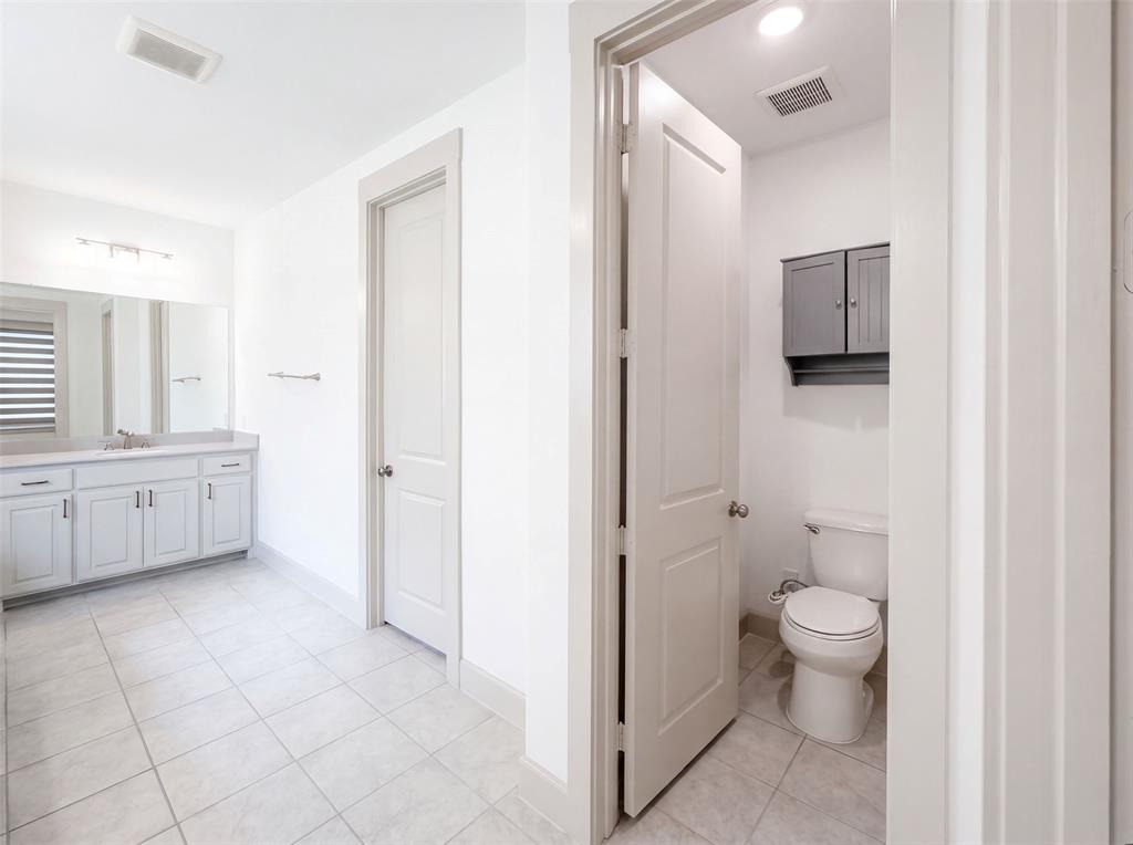 9694 Brackenfield Lane Property Photo 13