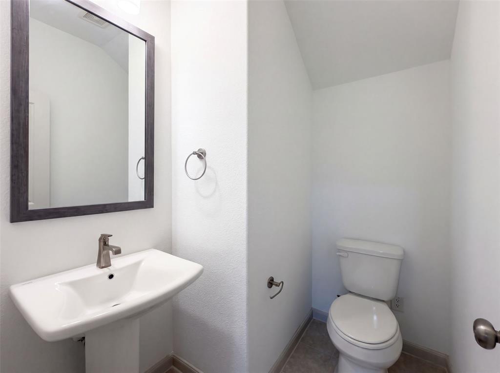9694 Brackenfield Lane Property Photo 18