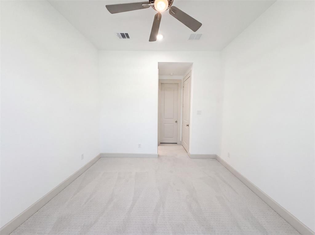 9694 Brackenfield Lane Property Photo 23
