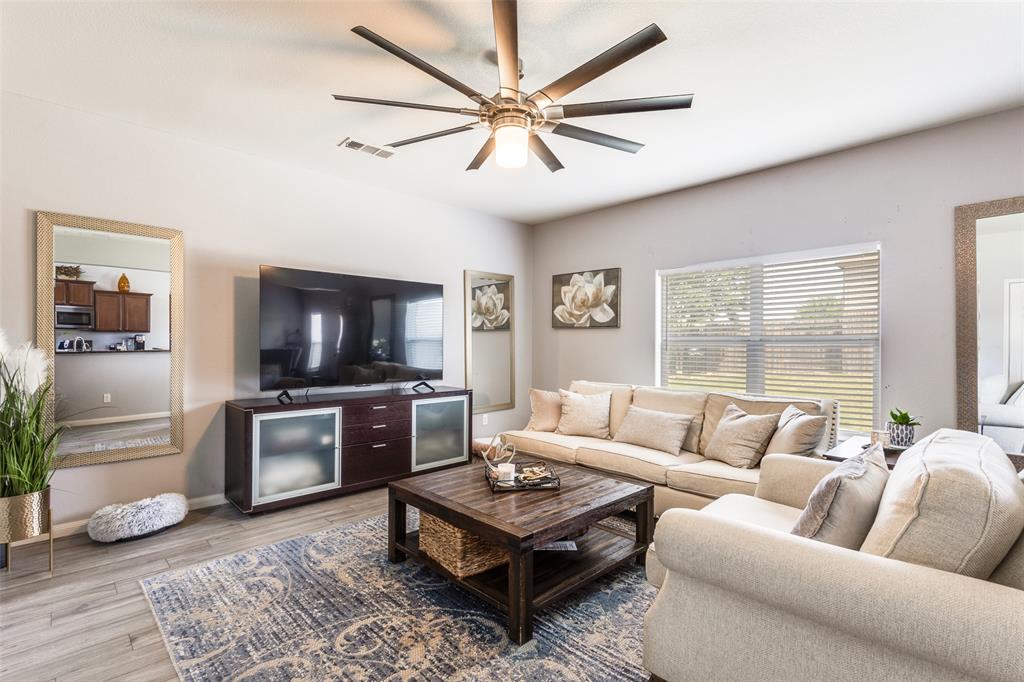 201 Oriole Drive Property Photo 6