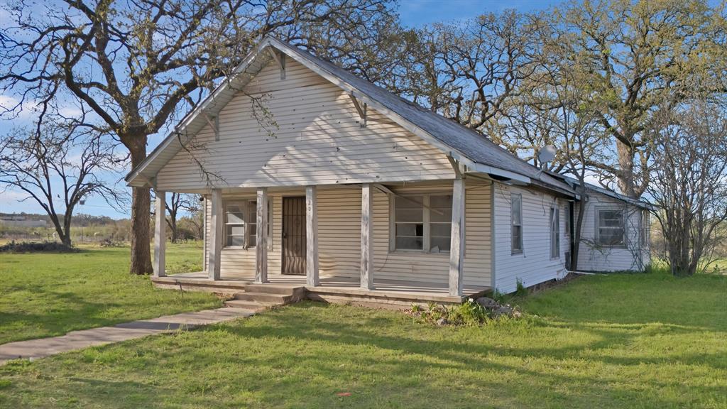 202 Johns Drive Property Photo 1