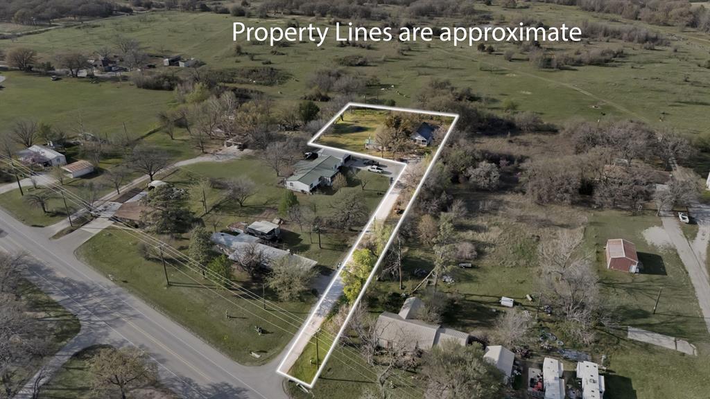 202 Johns Drive Property Photo 4