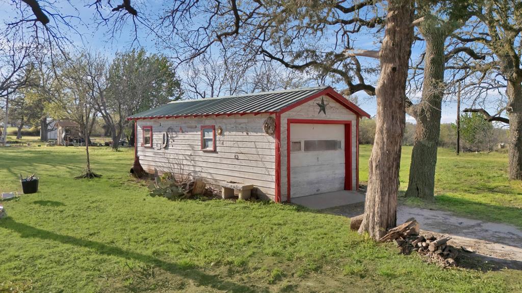 202 Johns Drive Property Photo 7