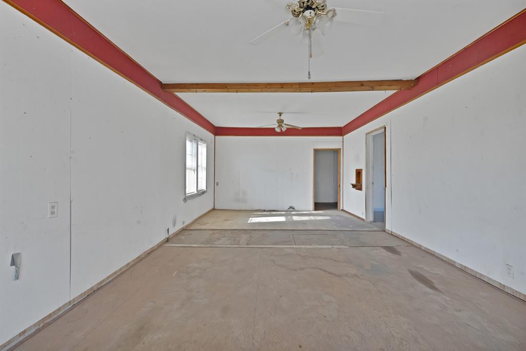 202 Johns Drive Property Photo 12