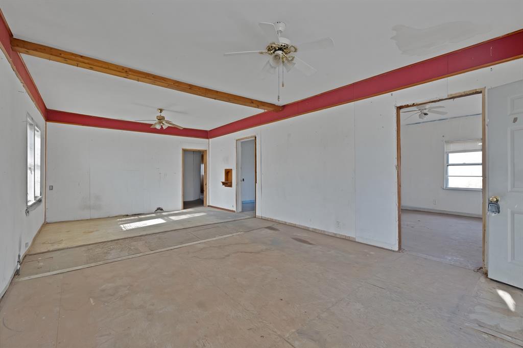 202 Johns Drive Property Photo 13