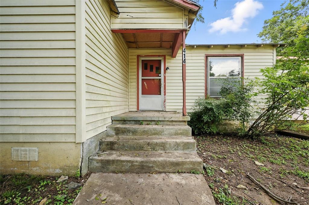 414 S Broadway Street Property Photo 4