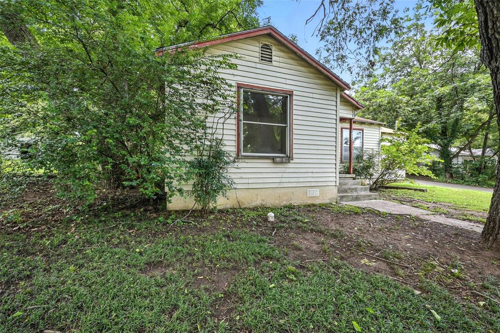 414 S Broadway Street Property Photo 5