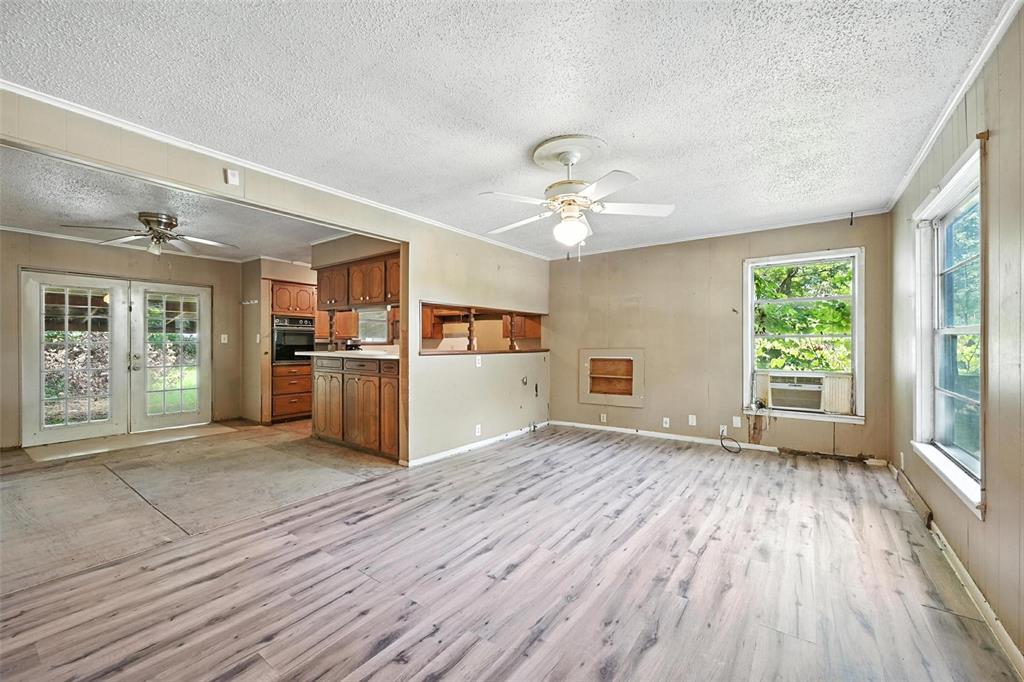 414 S Broadway Street Property Photo 6