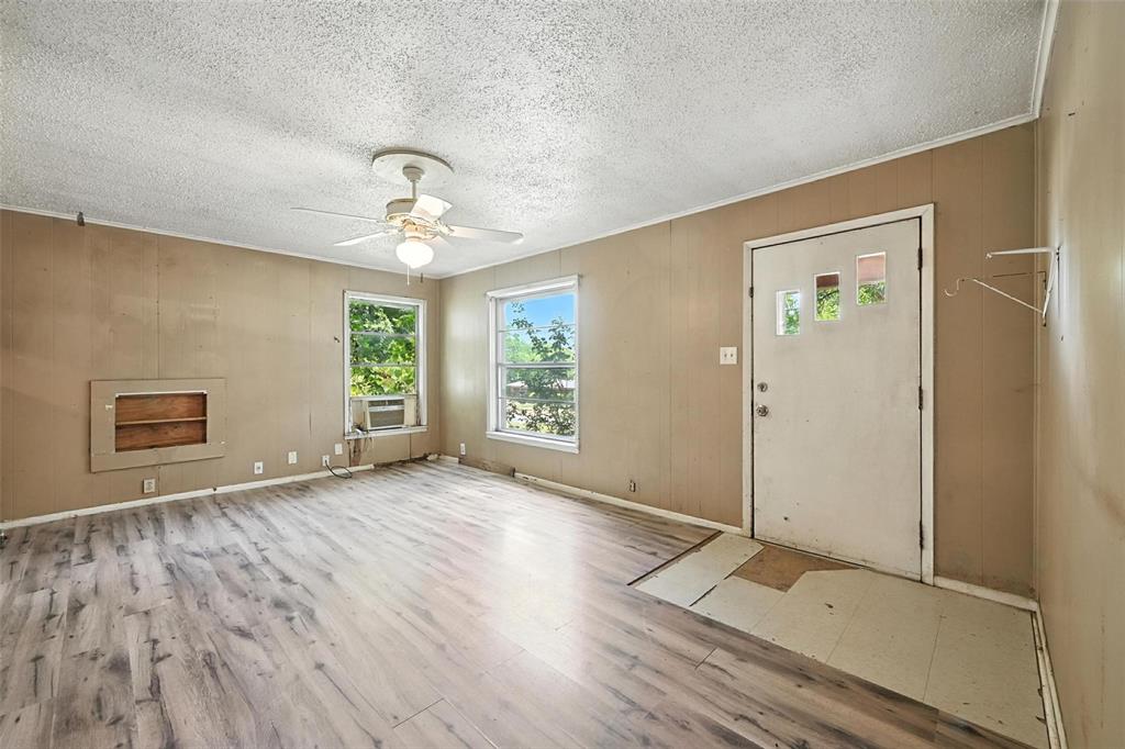 414 S Broadway Street Property Photo 7