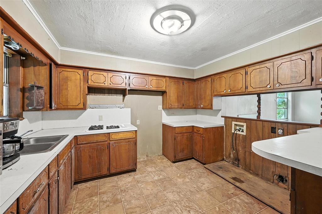 414 S Broadway Street Property Photo 13