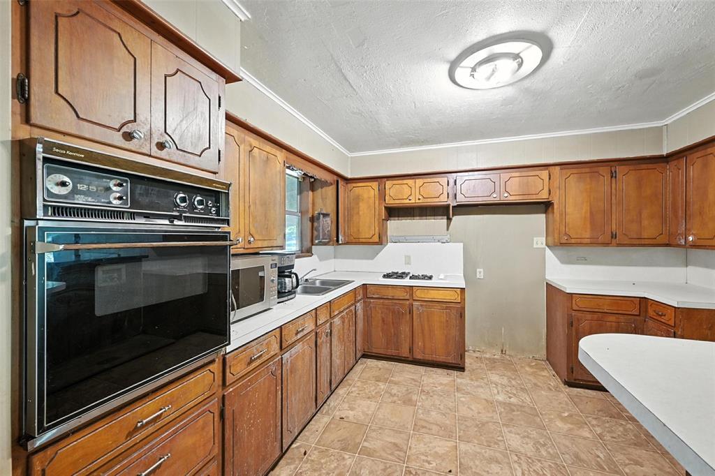 414 S Broadway Street Property Photo 14