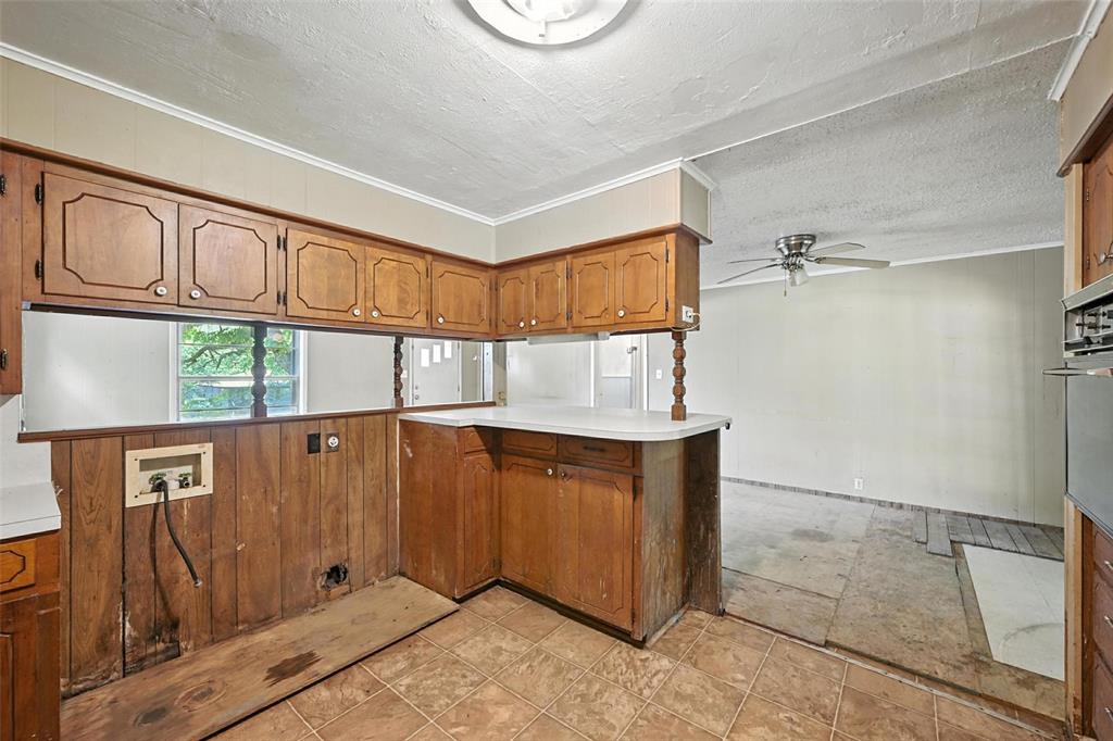 414 S Broadway Street Property Photo 15
