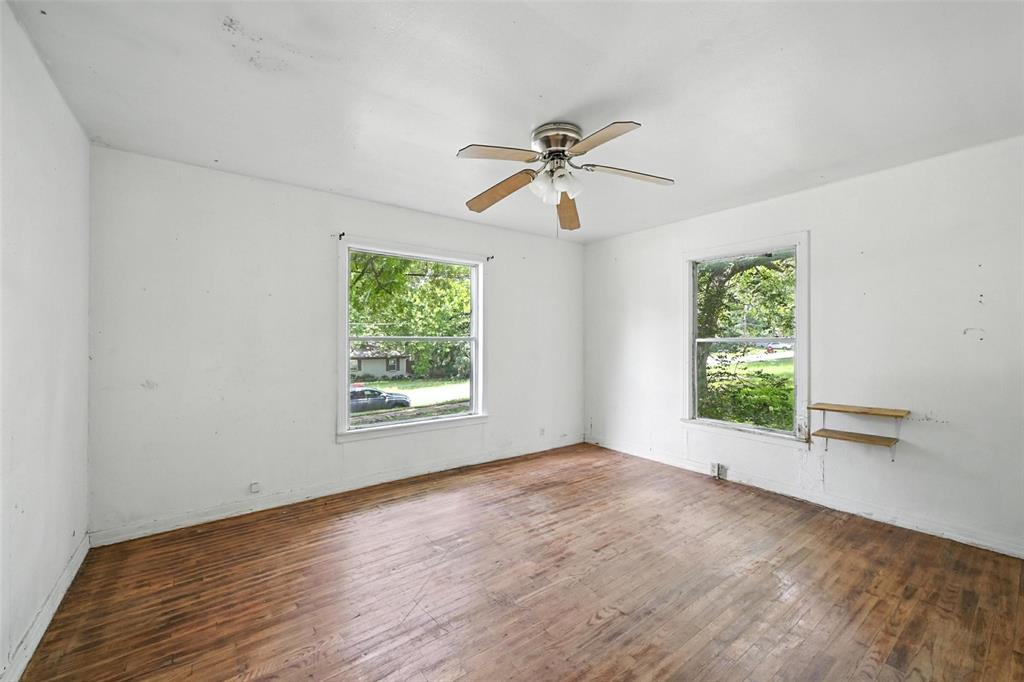 414 S Broadway Street Property Photo 16