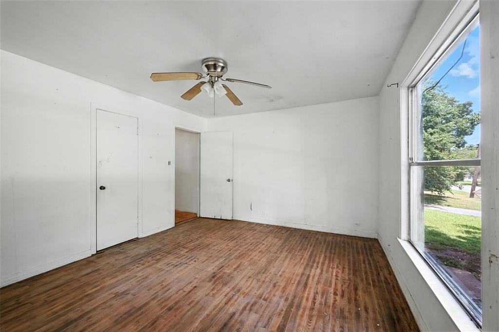 414 S Broadway Street Property Photo 18