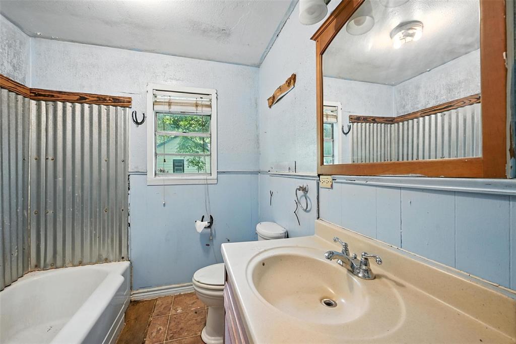 414 S Broadway Street Property Photo 19